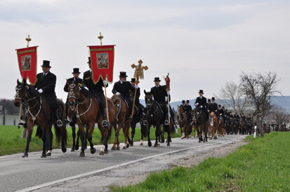 Foto: Osterreiter-Prozession am Ostersonntag in Bautzen.