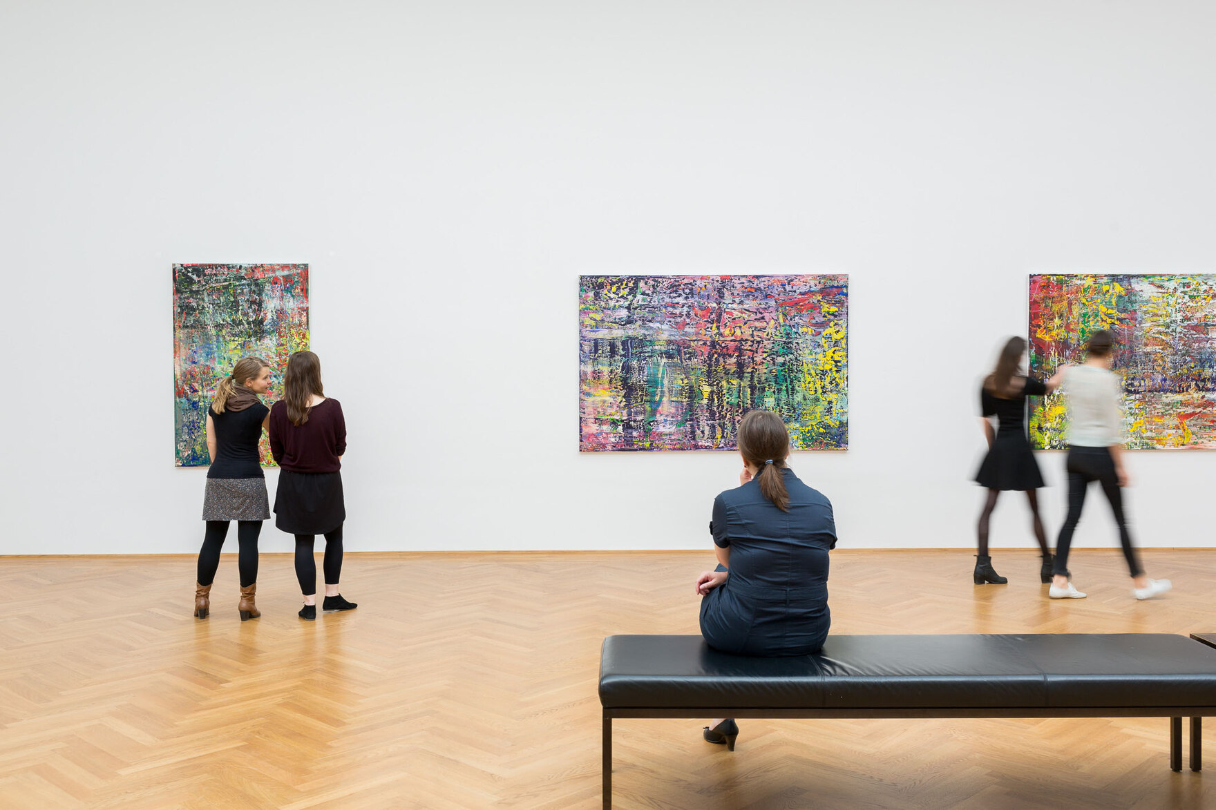 Blick in eine Gerhard-Richter-Ausstellung in den Staatlichen Kunstsammlungen Dresden