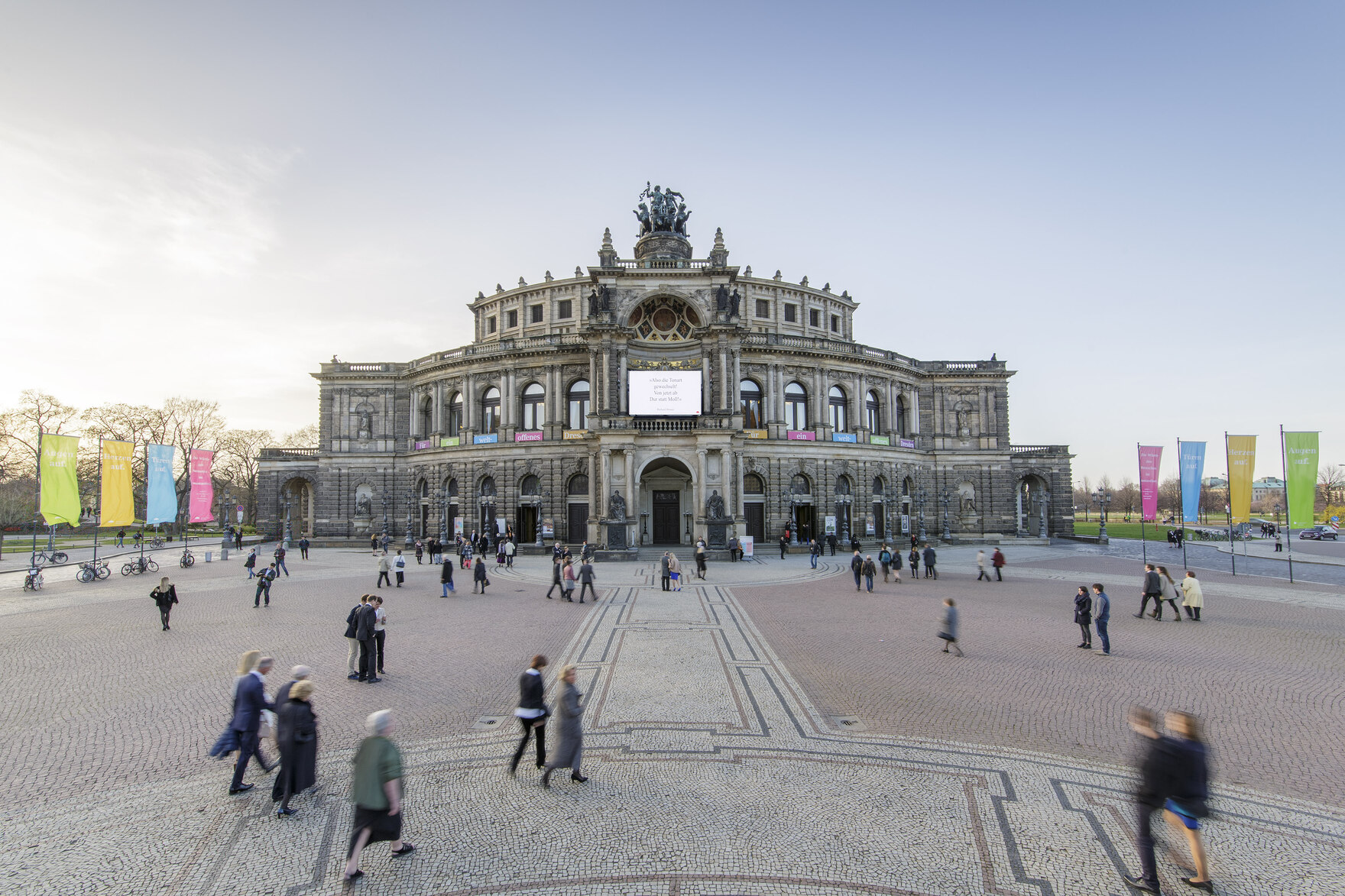 Außenansicht der Dresdner Semperoper.